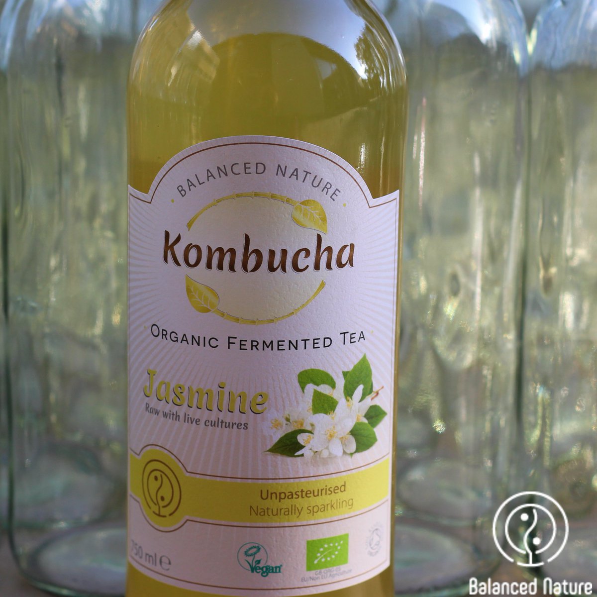 Along with the unique aroma 🌸 and taste, #jasminetea 🌸 kombucha has beneficial qualities that help to reduce stress ☯ and improve the digestive system😊#kombucha #kombuchaUK #kombuchalovers #kombuchalove #kombuchatea #kombuchamaking #kombuchaaddict #organickombucha #booch #raw