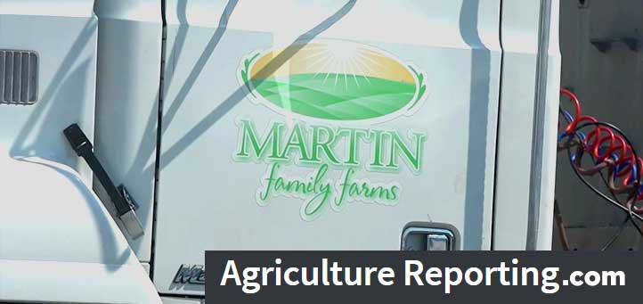 TPSL_Since1938's tweet photo. What happens when #farmers add microbes to #soil &amp; use less #fertilizer? Find out by watching this interview with the owners of of Martin Farms in Mt. Pulaski!
https://t.co/5cWKr0tyQE
https://t.co/oqvhDpqDeQ
#ag #cornbelt #agriculture #Agronomics #Farm #Farming #corn #SoilTests https://t.co/c3Htfz7ZqQ