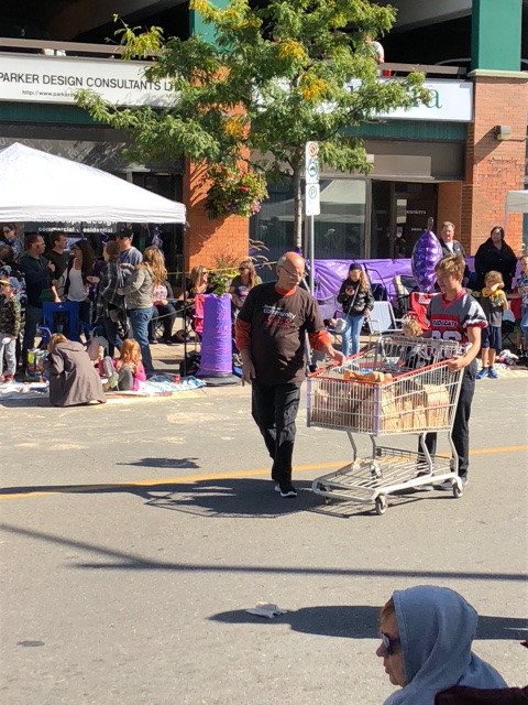 BrianHeitSTC's tweet photo. It was great to be out for the Niagara Grape &amp; Wine Festival this past weekend. One of the BEST days of the year, each and every year for St. Catharines and Niagara! #OurHomeSTC https://t.co/xGmk0gvFoM