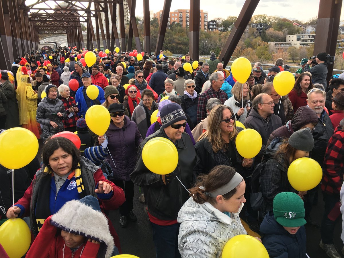 KevinWaugh_CPC's tweet photo. Yesterday the people of Saskatoon joined together at #ChiefMistawasisBridge & #TrafficBridge where local cultural entertainment and history was shared as members of community celebrated the successful completion of @cityofsaskatoon #BridgingToTomorrow project! #yxe #CityofBridges https://t.co/UNKb4qbz2p
