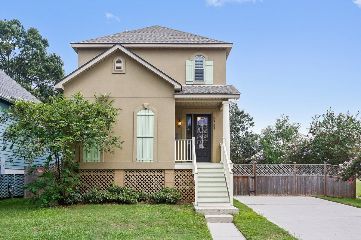 BrettinNOLA's tweet photo. Come see me today during Broker tour at 5727 Chatham Dr, a lovely 4 bed/2.5 bath home in Vista Park. I'm here until 1:30 w/yummy lunch from Honey Baked Ham. #WitryCollective #neworleansrealestate https://t.co/OQ8ZKbuESz