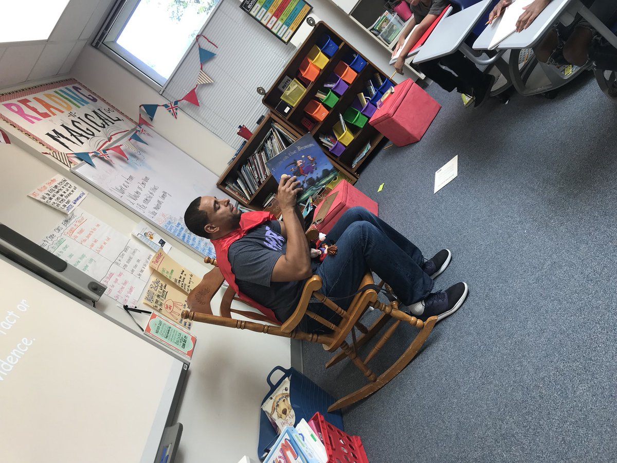 mrscharramos's tweet photo. Captain READ made a special appearance to my 4th graders today!! #MalvernLivesKind #mymisd #MalvernPRIDE https://t.co/iMarxOwatE