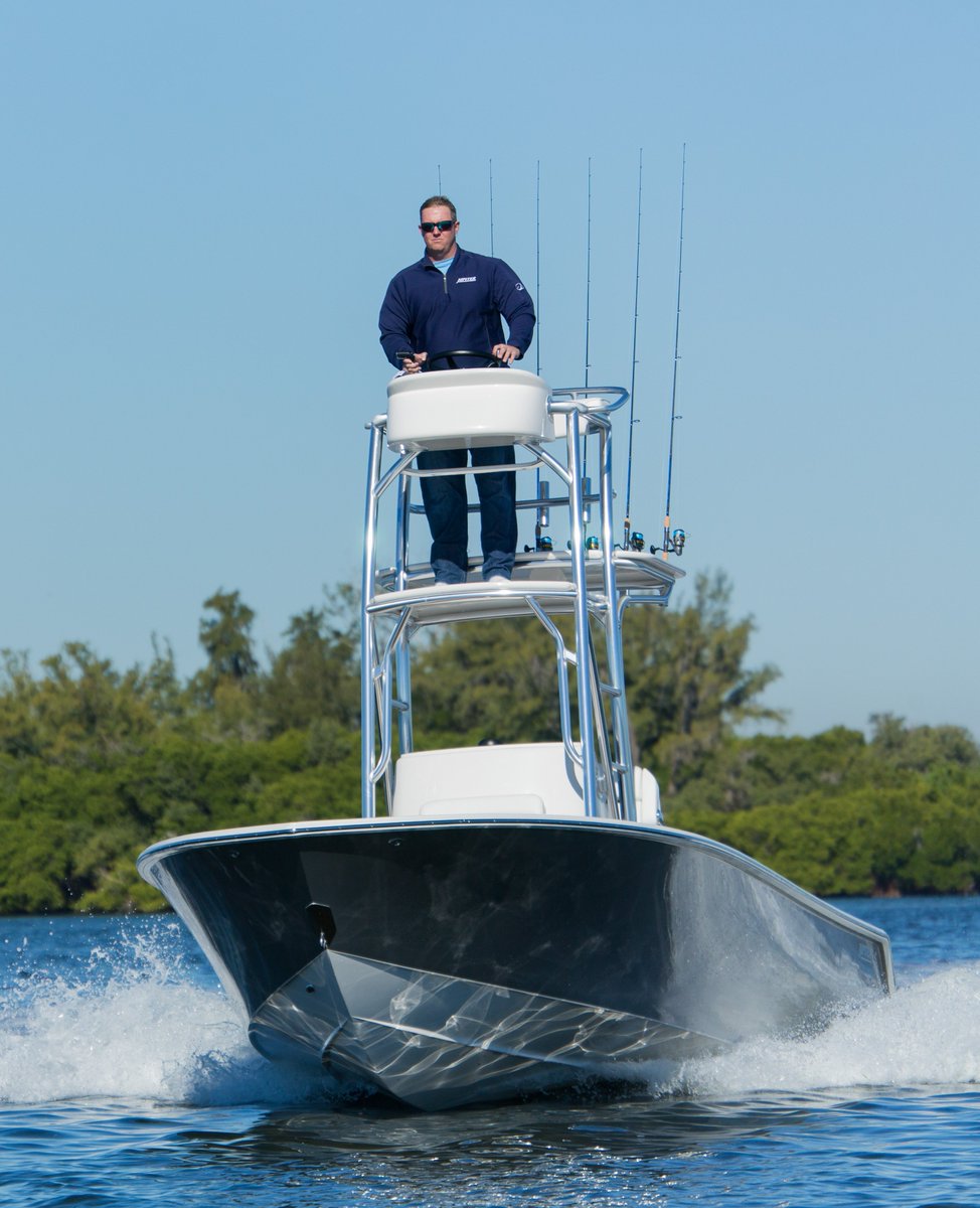 JupiterMarine's tweet photo. Jupiter 25 Bay seizing the day from the second station! Who else likes the view from the top of the tower?!
.
.
.
#Jupiter25 #JupiterMarine #buildingthebest #centerconsole #fishingboat #fishon #JupiterBoats #Jupiter #boating #juplife #family #fishing #boat #ocean #lifestyle https://t.co/e1pMdlz7ek