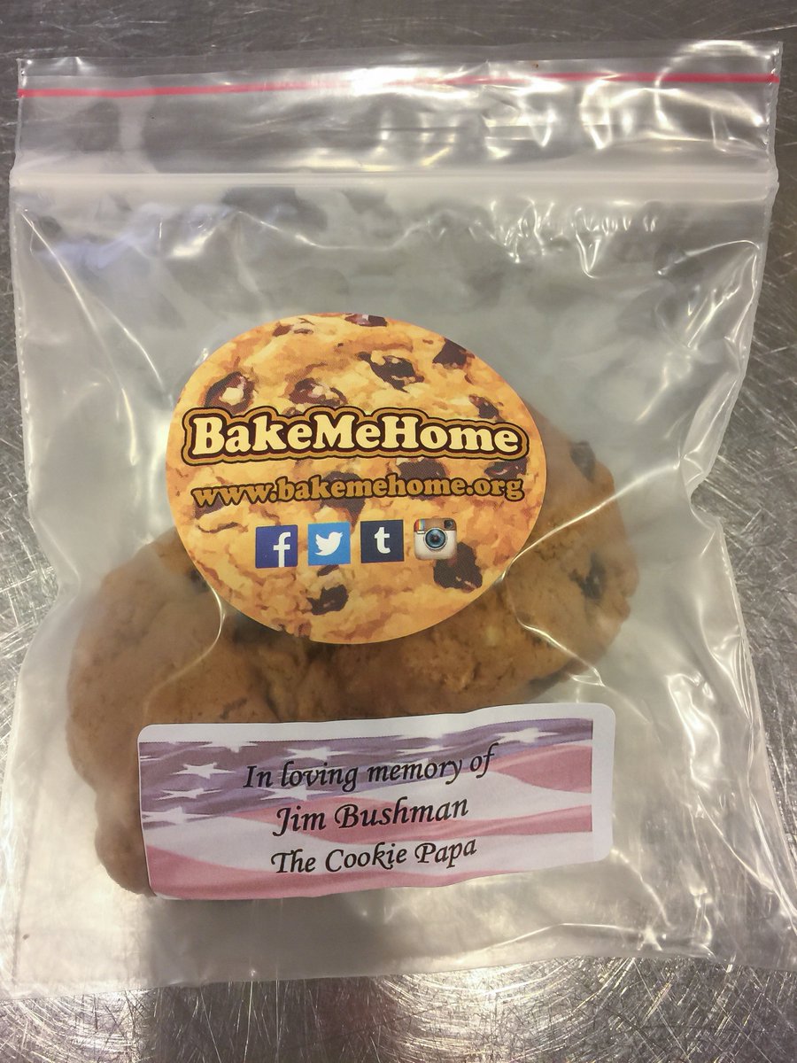 BakeMeHome's tweet photo. #Cookies for today's #HonorFlight were sponsored in loving memory of Jim Bushman, "The Cookie Papa." โค๏ธ
Thank you to Board Members Howard and Sarah Kaplan for delivering them to @CVGairport this morning. ๐บ๐ธโ๏ธ๐ช
#BakeMeBACKHome #HonorFlightTriState https://t.co/XKoDEvKEKq