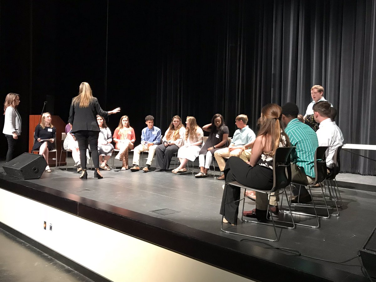 aptvEducation's tweet photo. Our student panel consists on students from Washington County! Theyโre doing a great job! #AmGradAL https://t.co/7vEgDAZKFz