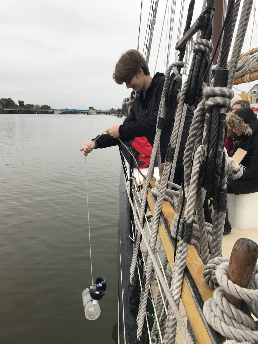 suzpowers's tweet photo. Even if it’s cold ands little rainy... still my favorite day of the school year! #APES #GBHSOurStory https://t.co/b2F1ZrfogU