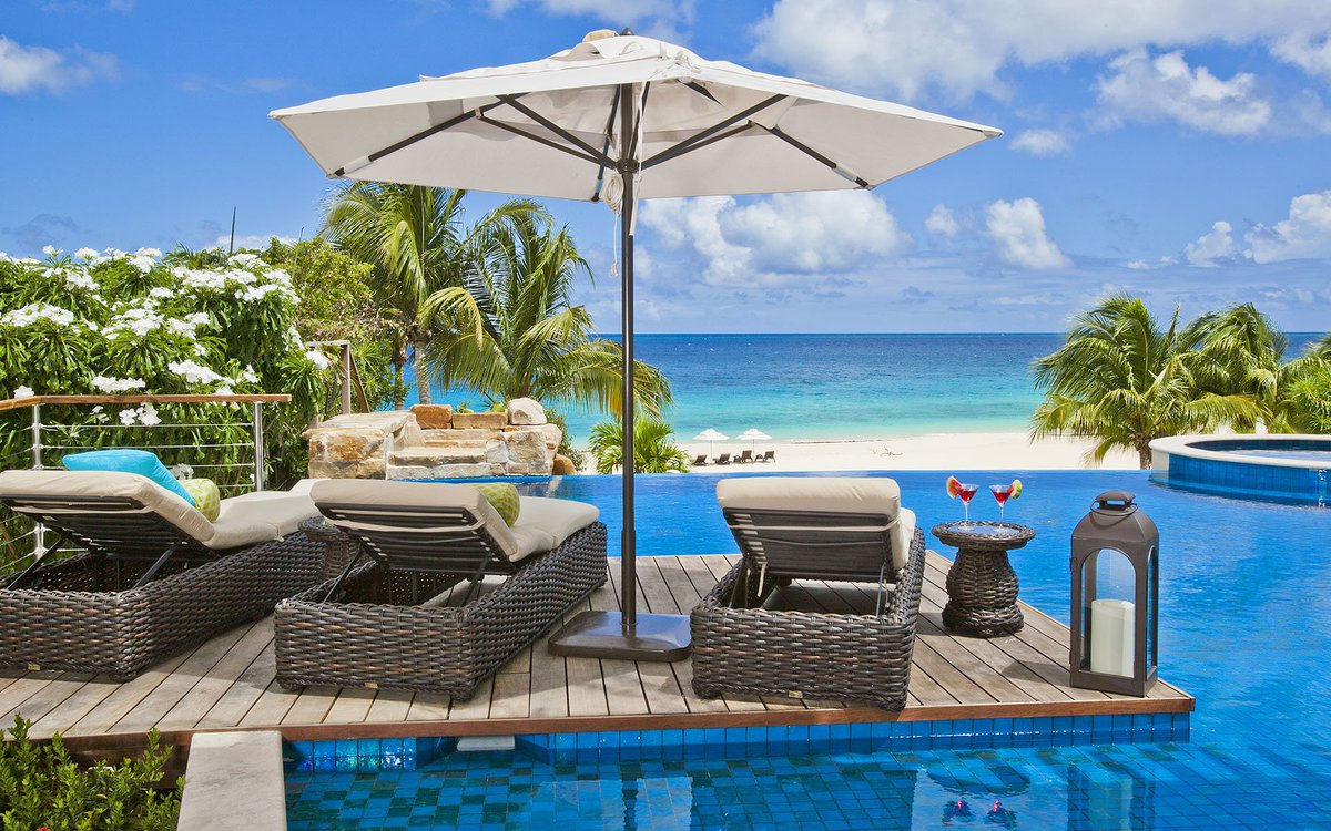 FireflyCollectn's tweet photo. Autumn is coming and it has us thinking of sunnier and warmer places...and luxury beachfront villas don’t come much closer to heaven than Villa Niamh in Anguilla.
#luxuryvilla #luxurytravel #fireflycollection https://t.co/6NGdVZvYGQ