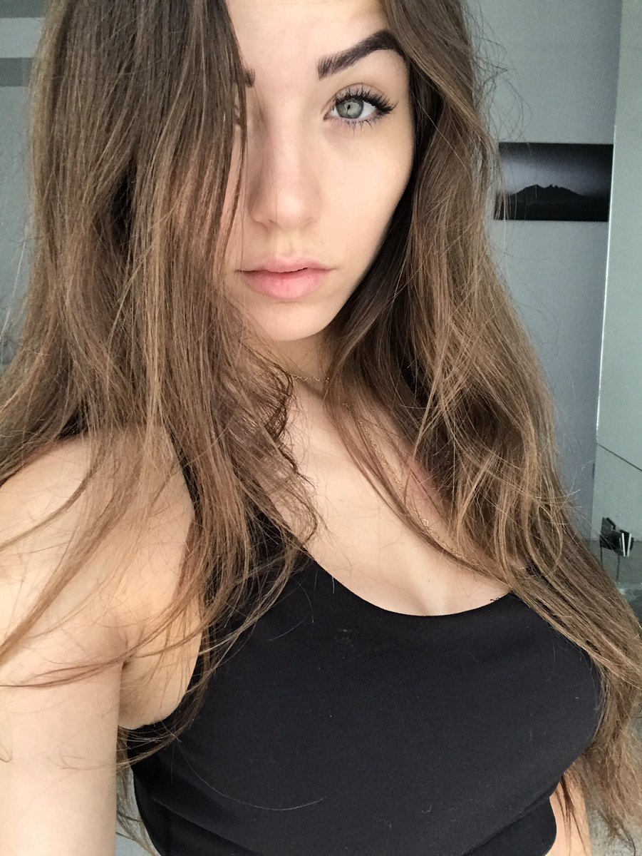 “Buenos días”, después del yoga antes de eso es un “para que nacía?😩”