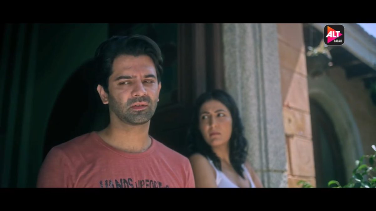 TeamSobtians's tweet photo. #PhoneCaps #TheGreatIndianDysfunctionalFamily #SamarTime #BarunSobti https://t.co/Uoryhzs33I