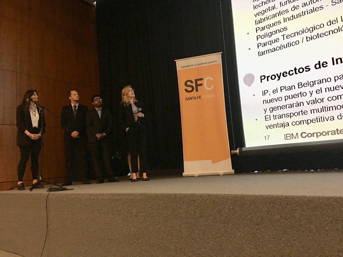 PieraCurotto's tweet photo. Presentación final del team #CSCAR6 para #ADE con recomendaciones para crear un centro logístico multimodal que beneficie a la actividad económica en @SantaFeCiudad @citizenIBM @IBMArgentina @DigitalOppTrust #GoodTechIBM #IBMCSC @EmpleosIBMLatam @CarinaSpero @ValeGGC https://t.co/FHs0zUj4Mn