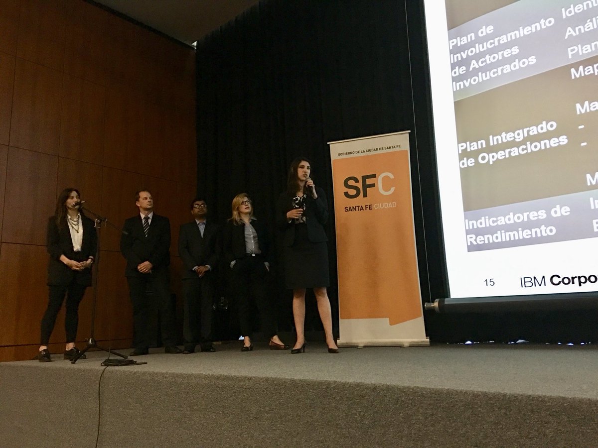 PieraCurotto's tweet photo. Presentación final del team #CSCAR6 para #ADE con recomendaciones para crear un centro logístico multimodal que beneficie a la actividad económica en @SantaFeCiudad @citizenIBM @IBMArgentina @DigitalOppTrust #GoodTechIBM #IBMCSC @EmpleosIBMLatam @CarinaSpero @ValeGGC https://t.co/FHs0zUj4Mn