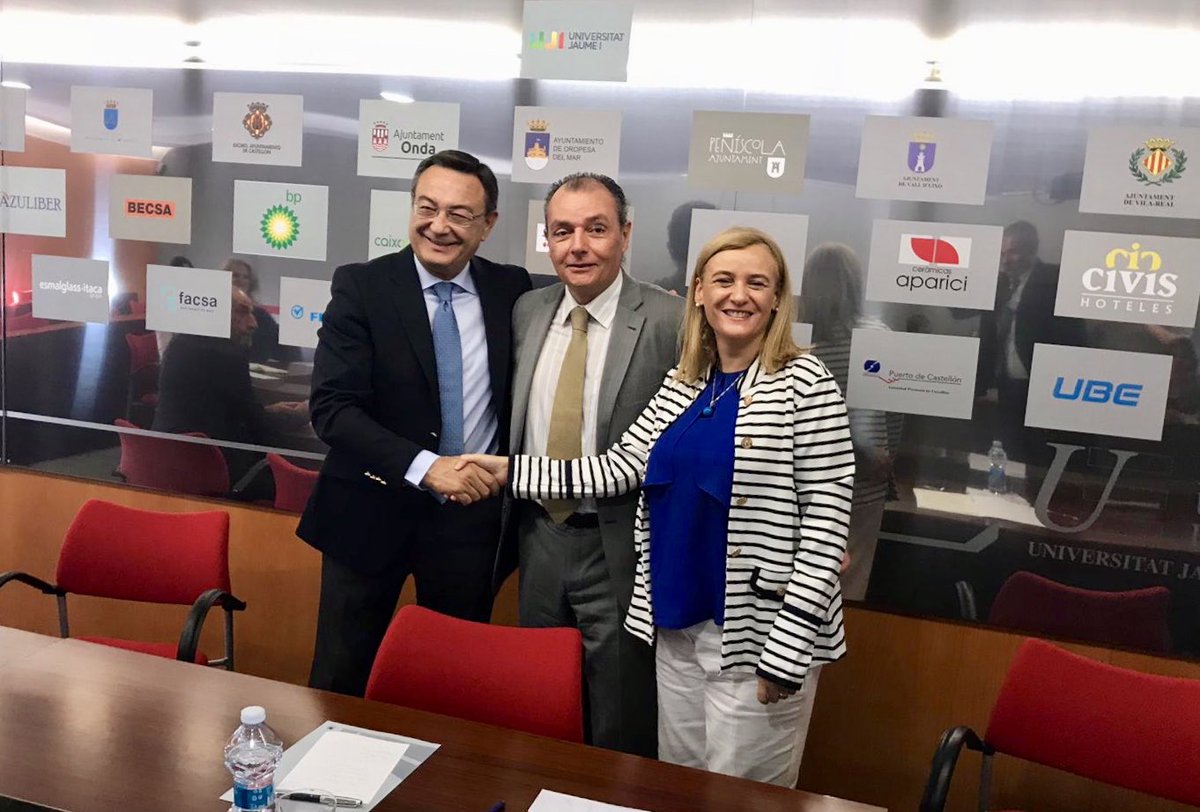 CEV_CV's tweet image. El presidente de @CEV_CV Castellón, Sebastián Pla, y la presidenta de la Asociación Networking Directivas Castellón – NDCS, Gloria Serra, acuerdan hacer visible y  promover la participación de mujeres en órganos de representación y dirección de organizaciones y empresas.