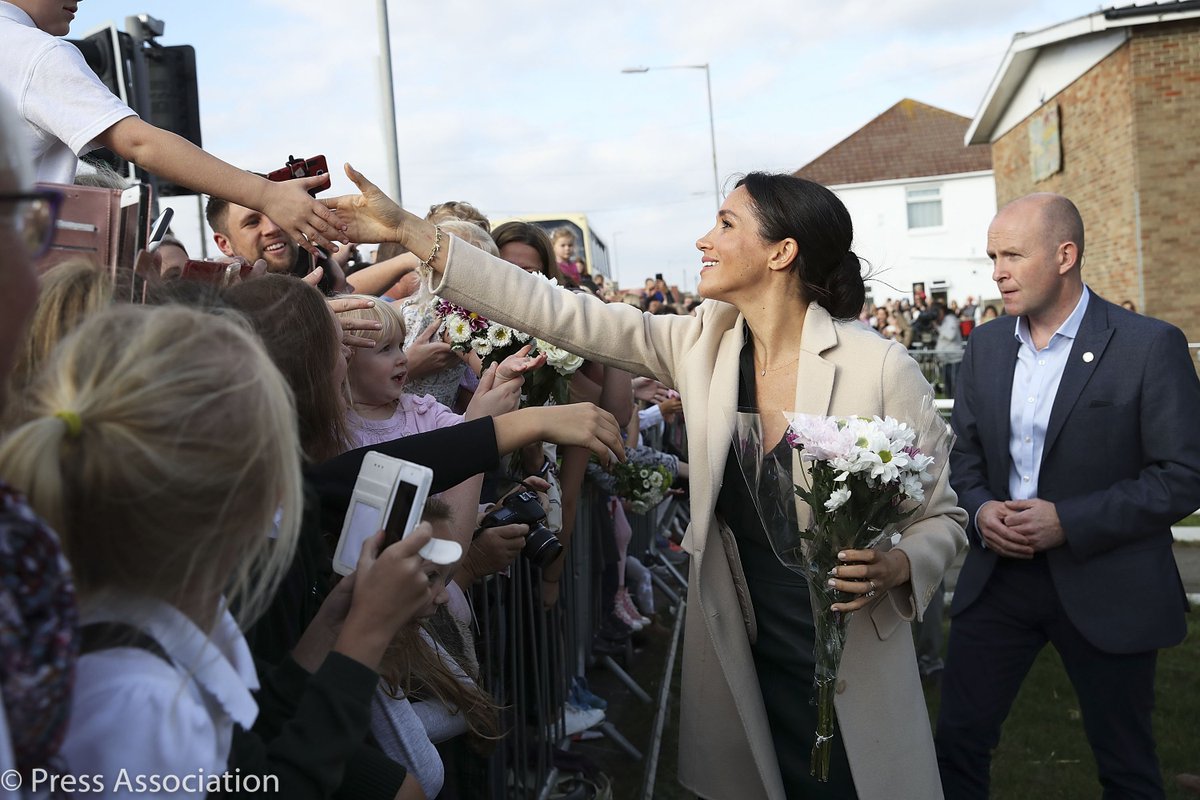  PRINCIPE HARRY  MEGHAN Y BABY SUSSEX  (1) - TODO SOBRE ELLOS AQUÍ. - Página 24 DomVZlnW4AM3uXu