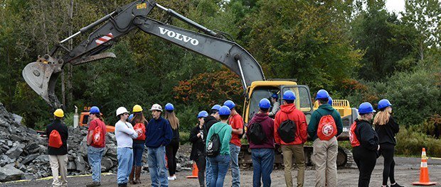 BTEvertech's tweet photo. 10th Graders from @BTEvertech Academy participated in Construction Career Day today... learning about the construction field and jobs they can one day have! https://t.co/kWq89JyDcu