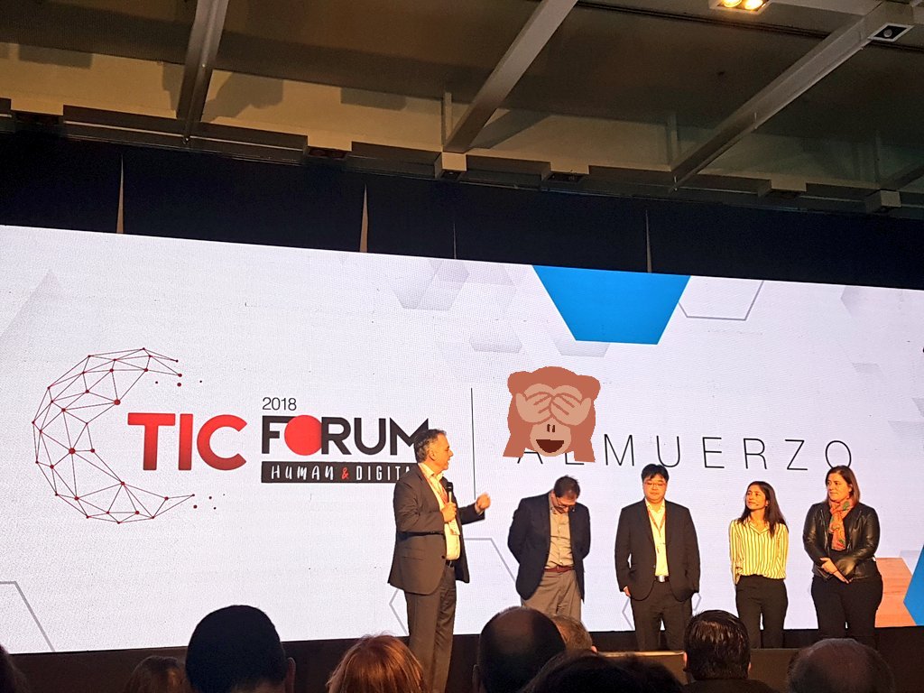 jmferpa's tweet photo. A que no adivinan a quien están retando ? #TICF2018    @LogicalisLATAM https://t.co/ilWqTNpKj5