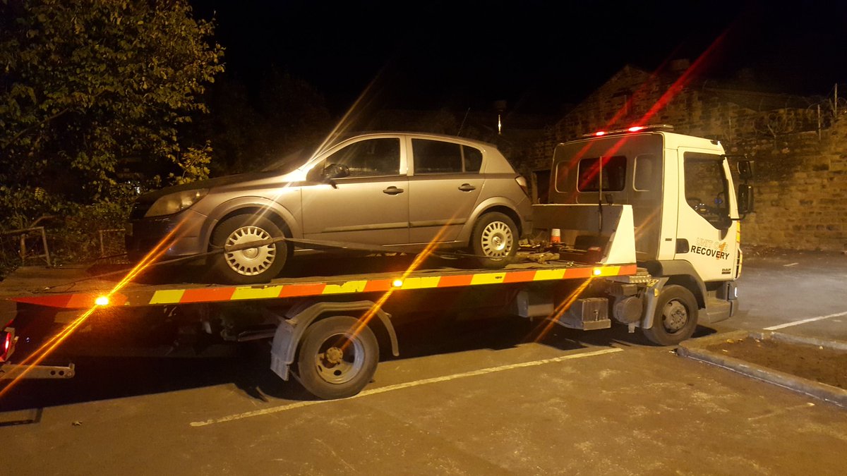 WYP_DewsburyPro's tweet photo. Drugs operation last night in Soothill area. 1 arrest for PWITS CLASS B, drugs seized.
This vehicle failed to stop, male detained but could not confirm as driver. Vehicle seized as it was evident that is was used in crime. #proactivepolicework
#seized https://t.co/iYPXYYw3BQ