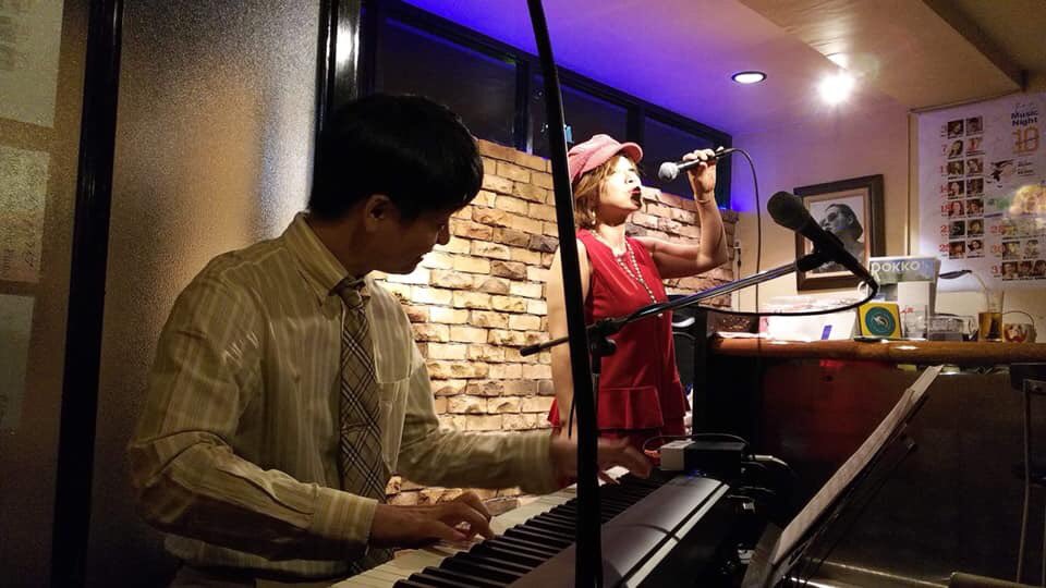 hiroki_pf's tweet photo. 10/3は
#BarPickUp
#阪井楊子 さん vo とデュオ
でしたー♪ https://t.co/OOBgJodC3W
