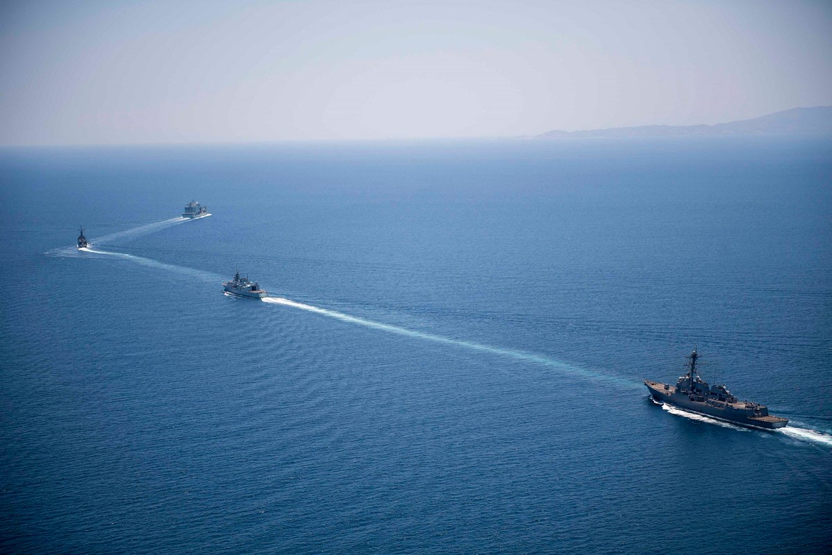 CJOC_COIC's tweet image. #HMCSCalgary sailed with MV Asterix, HMAS Melbourne, and USS Michael Murphy from Darwin, Australia to Vietnam.

We’re proud to sail with our pacific partners during #OpPROJECTION.