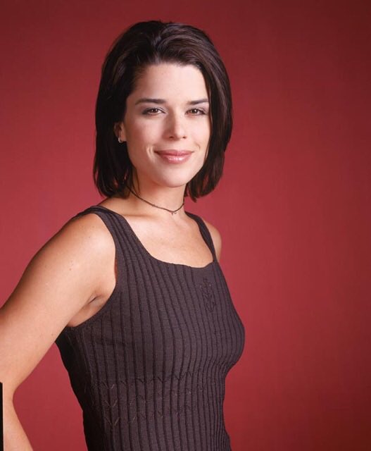 10/3 Happy birthday to Neve Campbell! 