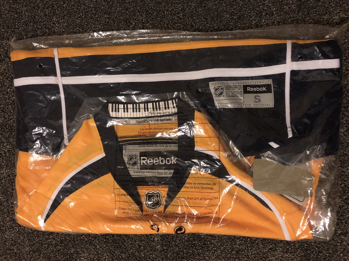 MusicCityGold's tweet photo. The #NHL season starts tonight! To celebrate we’re giving away a #Preds jersey! It’s a size small. Remember this goes over pads!

RT &amp; Follow us to enter!

Contest ends 10/12 at 11:59pm CT.

Winner drawn: 10/13. You will be sent the unopened jersey.

Good luck &amp; let’s go Preds! https://t.co/gniuAY0dQc