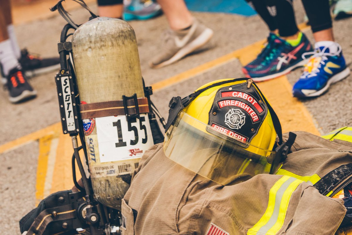 MySparkFDN's tweet photo. Will you #runforyourhero?

There's still time to sign up for the @Local2866 #FayettevilleHeroHalf --> https://t.co/xMpli1eGT2

Photo by @IronsidePhoto #RunArkansas #FirefighterChallenge #HalfMarathon #expfaymyway @FYVFIRE @ExpFayetteville https://t.co/NXj0JBcAAm
