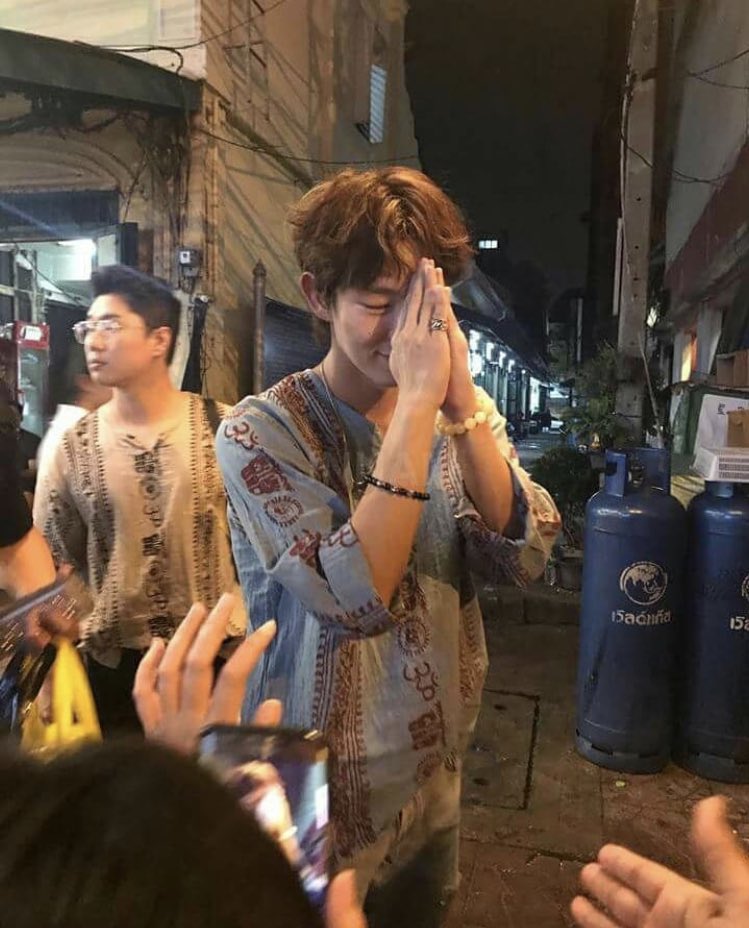 JoonGiTurkey's tweet photo. [031018] Joon Gi,Tayland’da yoğun bir ilgi ile karşılanıyor. https://t.co/5nlD64DpZb