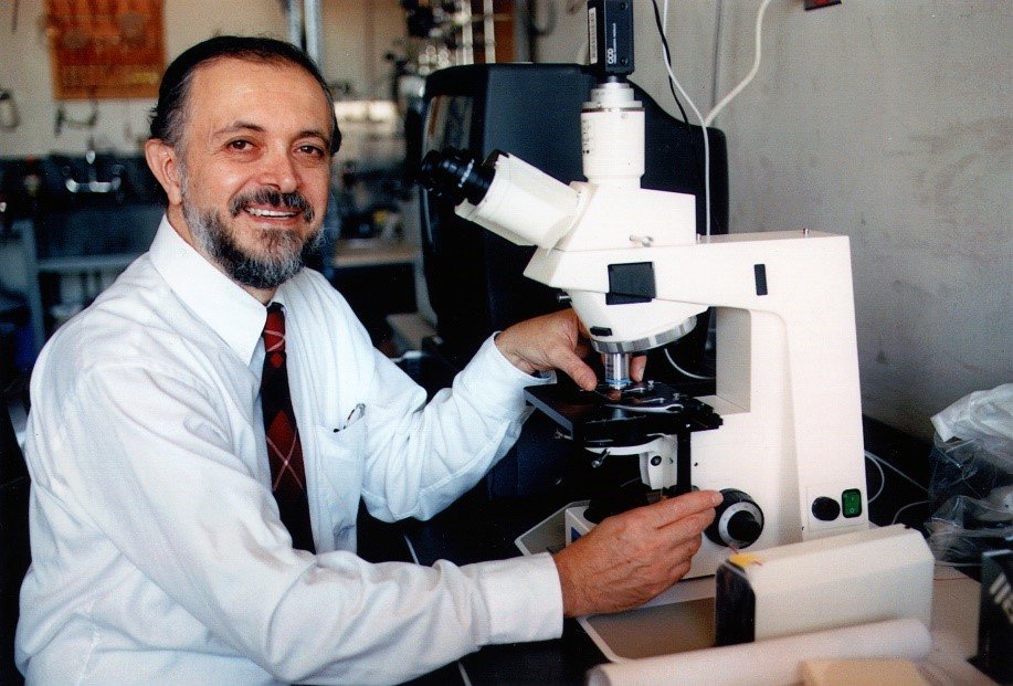 USAEOP's tweet image. In honor of #NationalHispanicHeritageMonth, we are honoring Mario Molina, a Mexican chemist recognized for his pivotal role in the discovery of the Antarctic ozone hole. In 1995, he became the first Mexican-born citizen to ever receive a @NobelPrize in Chemistry! #LatinosinSTEM