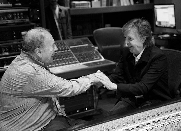 Paul pays tribute to Geoff Emerick: paulmccartney.com/news-blogs/new…