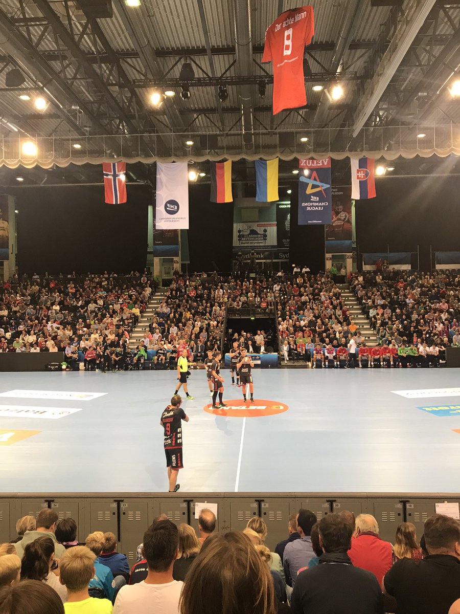 fscheie1's tweet photo. @ehfcl @SGFleHa @HC_Motor In #Flensarena #SGPOWER #immersg #handballlive https://t.co/3gOo2cYFJb