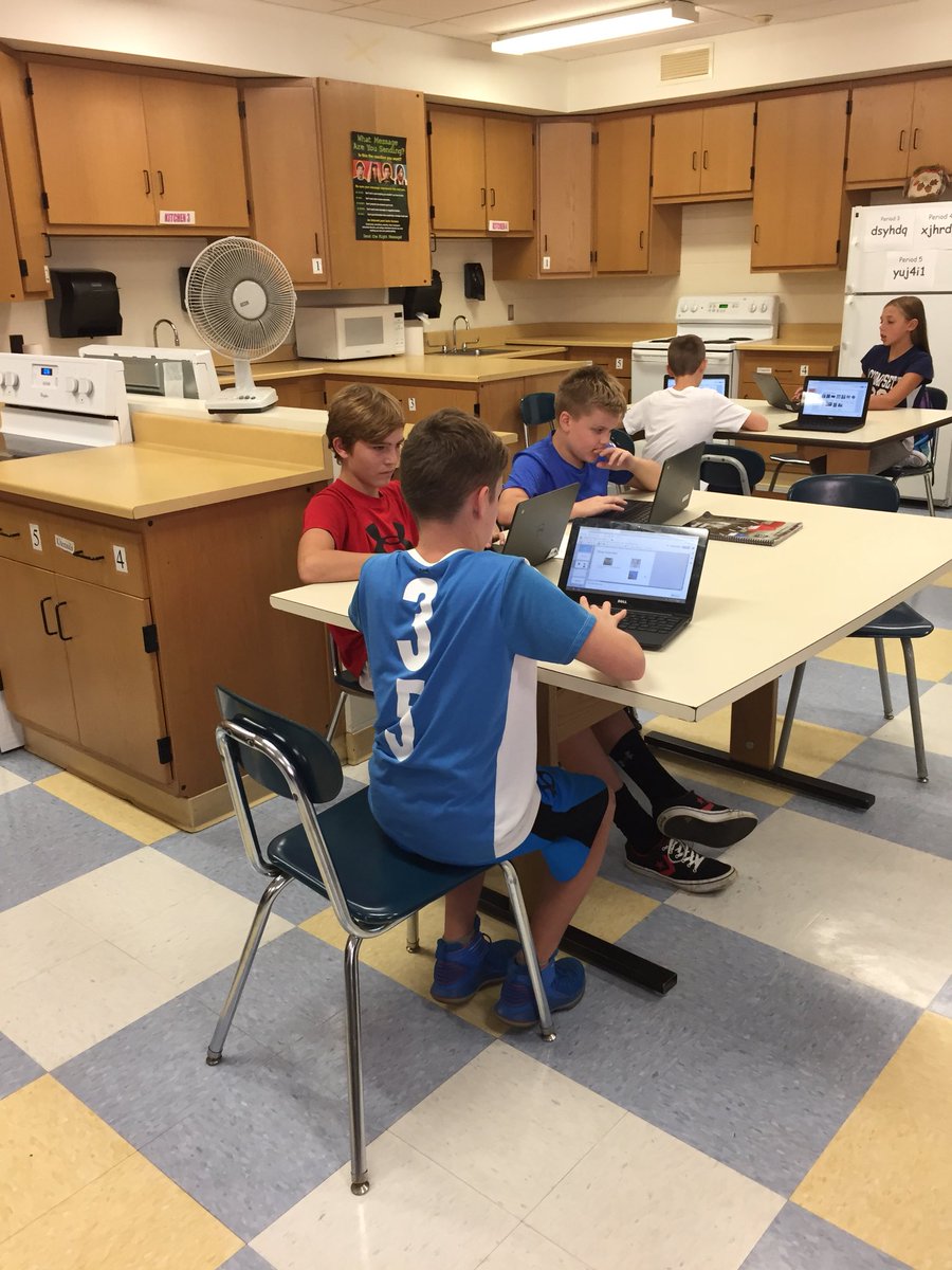 TaylorW64735951's tweet photo. Creating our Dream Rooms at @SCSD_AMS! Who knew budgeting and comparison shopping could be so fun?! https://t.co/NqNPGJuoKl