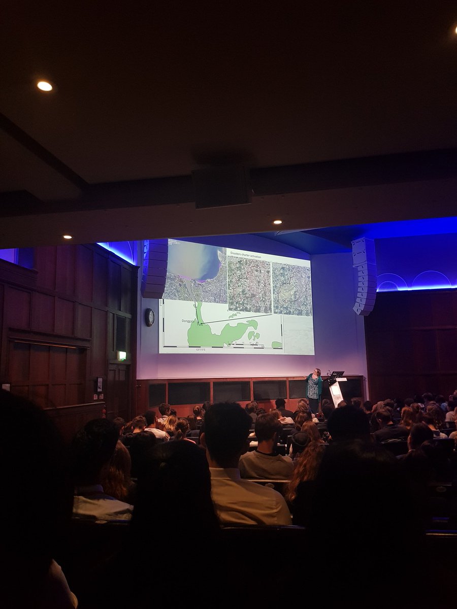 MsPippard's tweet photo. @ncs6th geographers exploring the importance of geography for effective hazard management - very relevant with the situation in Indonesia! Thank you Dr Amy Donovan and @RGS_IBGschools https://t.co/1NujzflBXC
