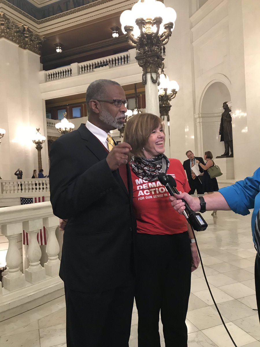 PaSenateDems's tweet photo. .@SenatorHaywood joins @MomsDemand to explain the purpose of #HB2060 and how it will protect victims of domestic violence in Pennsylvania.
So proud this bipartisan effort passed and will be heading to the Governors desk. https://t.co/QidRNlgir6