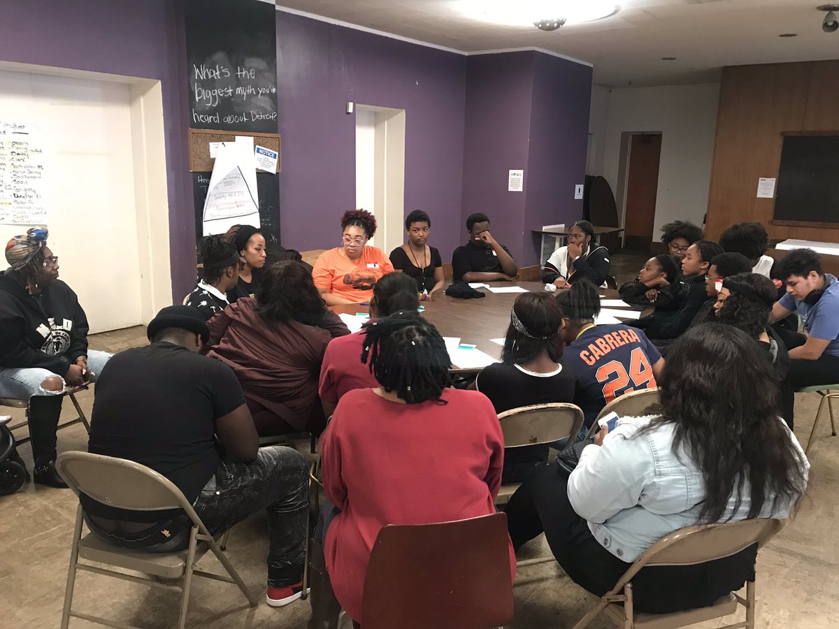 SarahRahal_'s tweet photo. About two dozen students strike Detroit Public Schools Count Day for safe drinking water. Theyโre gathered at Cass Corridor Commons in Midtown for classes on the impacts of lead and copper poisoning, how to test water at home, natural remedies and history #DoWeCount? @detroitnews https://t.co/ScWgHe037T