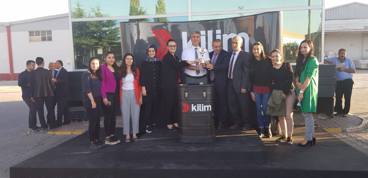 kilimmobilya's tweet photo. 🏆🥇Kilim Ailesinin her bir ferdinin emeği özverisi ve başarısı ile aldığımız ödülümüz hayırlı ve daim olsun. BID2018 Uluslararası Mükemmellik ve Kalite Ödülü☺️👏 #furniture #kilim #mobilya #firstquality #bid2018 #mukemmel https://t.co/me6pQaP3KR