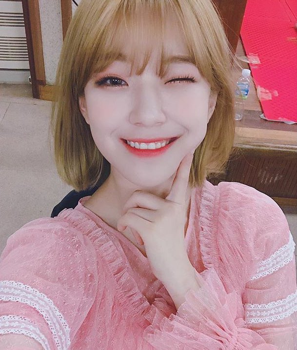 baek jiheon pics tweet media