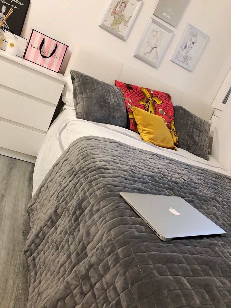honeyshay_'s tweet photo. Quand je décide de changer quelque chose , je le fais radicalement. 💀
(C’était la chambre de mes frères et la video des étapes + room tour est dispo sur ma chaîne !) https://t.co/w3x4AWc7XC