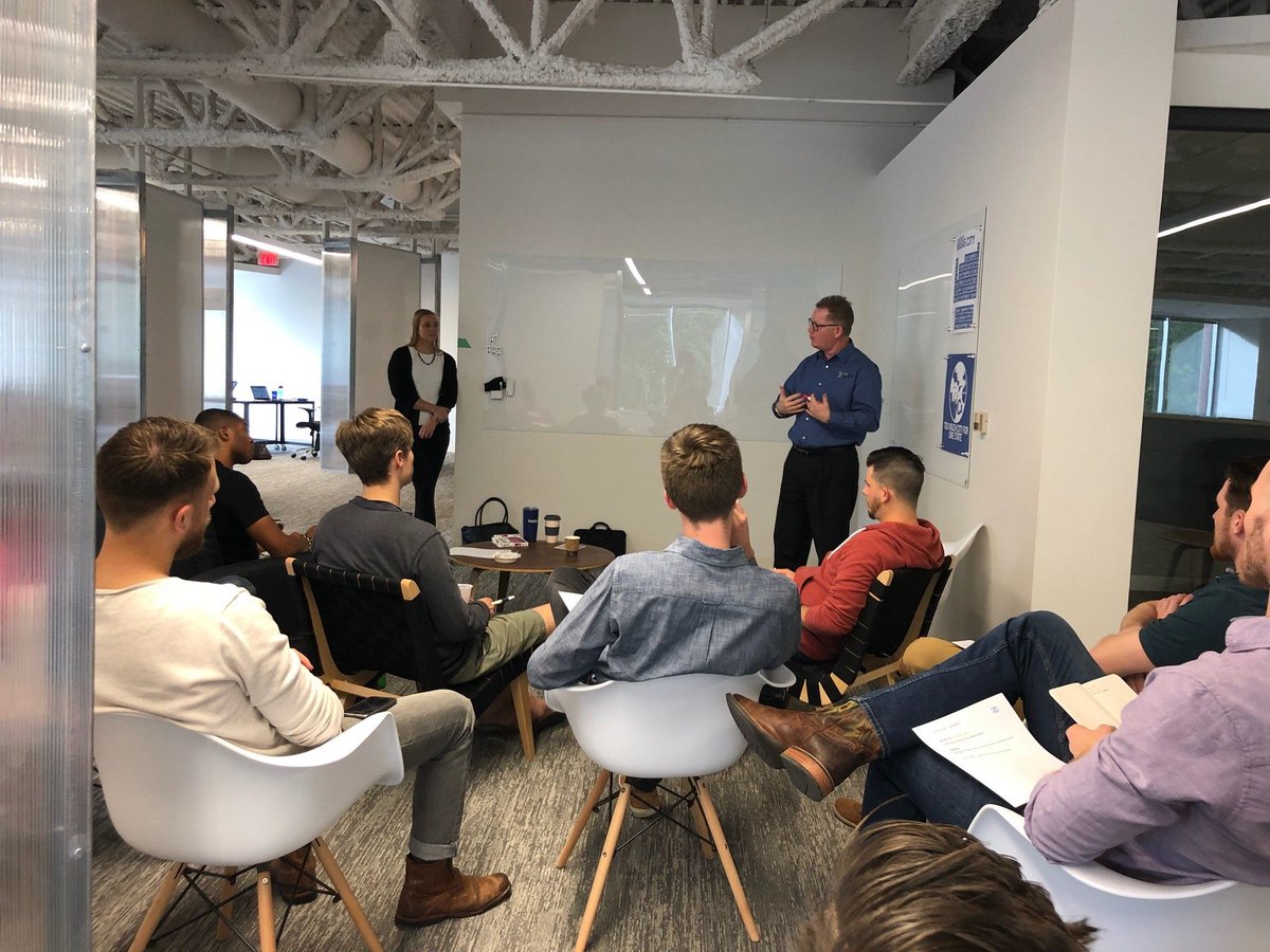 fountaincityft's tweet photo. Week one is off to an amazing start thanks to #CultureLabKC for conducting the beginning of their AMAZING Culture Lab series. Huge shout out to @jessiejacob730 and Frank Keck who will be their corporate culture gurus over the next 75 days. 

#FountainCityFintech https://t.co/VA3g5DegEo