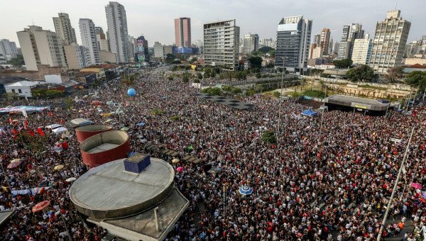 iedacamargo's tweet photo. @niltonsantana @gduvivier Nós também! #elenao #elenunca. As mulheres salvarão o Brasil. #Digite432 https://t.co/zHj926RwzK