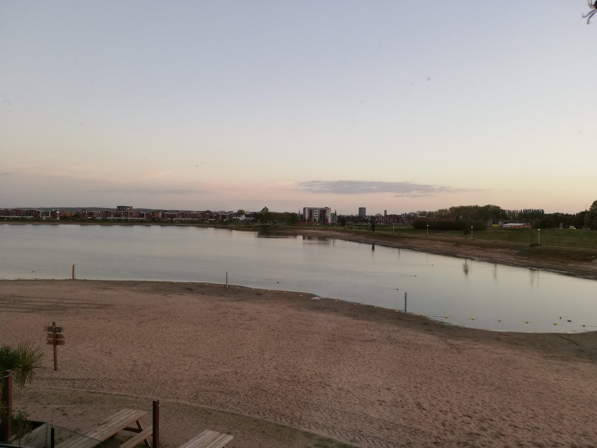 bwferinga's tweet photo. Waterwoningen op de Lente plas met #raad024 op locatie voor een technische toelichting en toelichting van bewoners https://t.co/ucqJzi2vWL