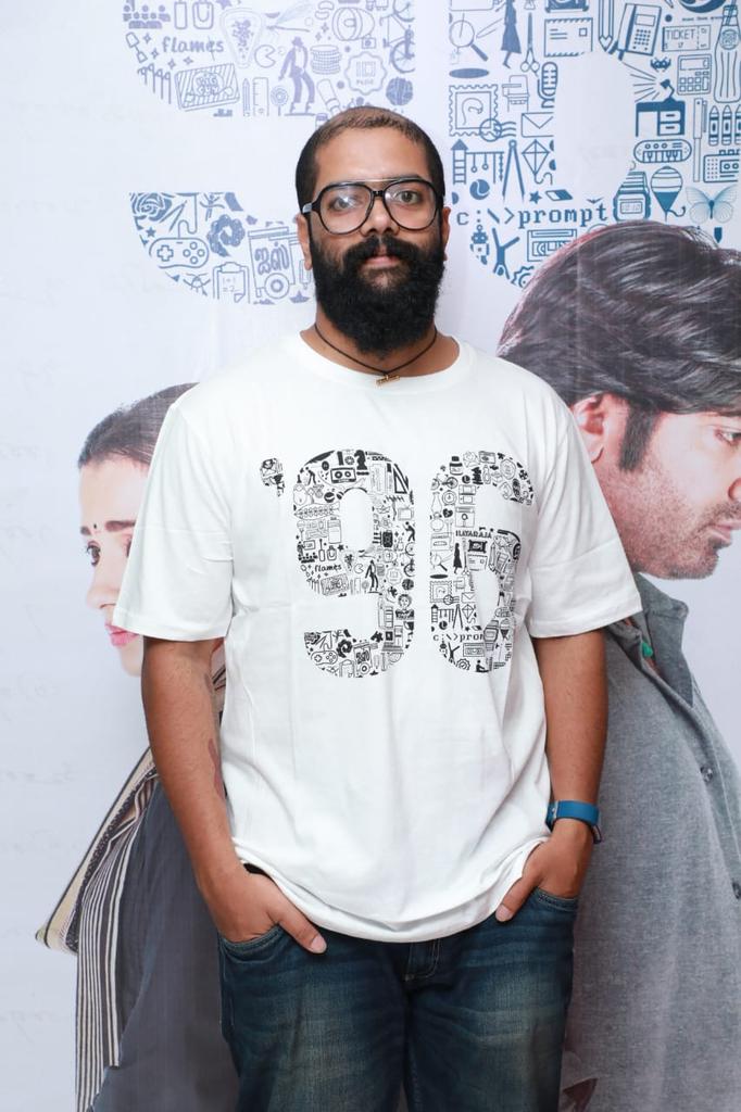 NRDOffl's tweet photo. They are at celebrity show😎
#96themovie
#96CelebrityShow
#96fromtomorrow
@VijaySethuOffl
@trishtrashers
@Premkumar1710
@govind_vasantha https://t.co/8jlVwzwX1p