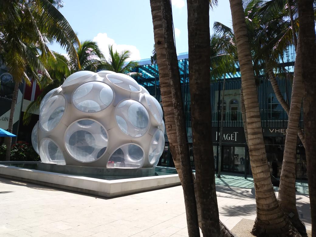 OneWorldOneGoal's tweet photo. Cool meetings in @designdistrict near @EmilioEstefanJr 's Kitchen-Awesome vibe in the restaurant bar area! Great for @CityofMiami Need a courtyard music event for @InterMiamiCF fans+players meetngreet! @FrancisSuarez @marceloclaure @Jorge__Mas @JurgenMainka @simonolive #YesTo378 https://t.co/SRiySbM0e5