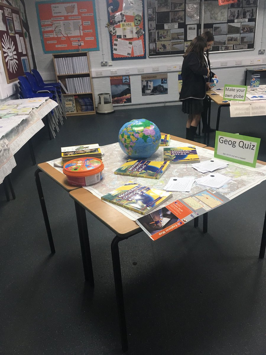 GCHumanities's tweet photo. The Geography department is all set for open evening! #GCGeog #gcopenevening https://t.co/8ScvEnMfMU
