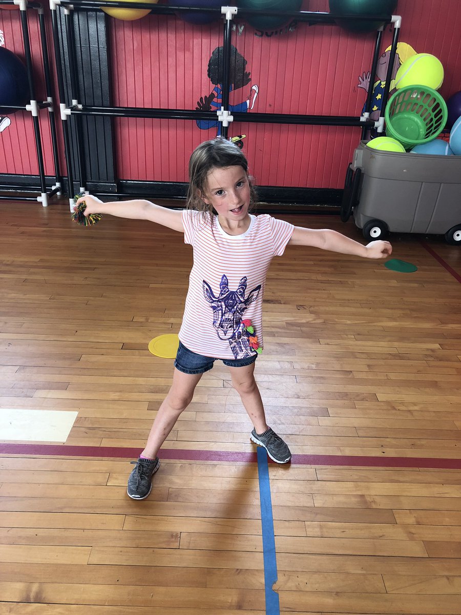 Coach3johnson's tweet photo. Step T L Throw.... the greatest throwing cues ever (created by this guy) and the kindergarteners are getting it in #theville #carrsville #pe #NotGymClass #physicaleducation @IWCSchools @cwaltersVA https://t.co/dlAYV8JiPQ