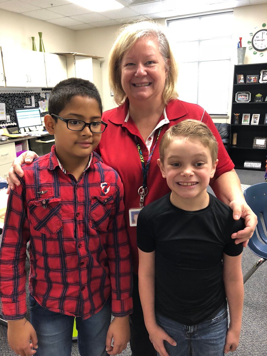 RnSherbert's tweet image. Day 3 of PACK Week, pack RED!
#schoolnurse
#packweek