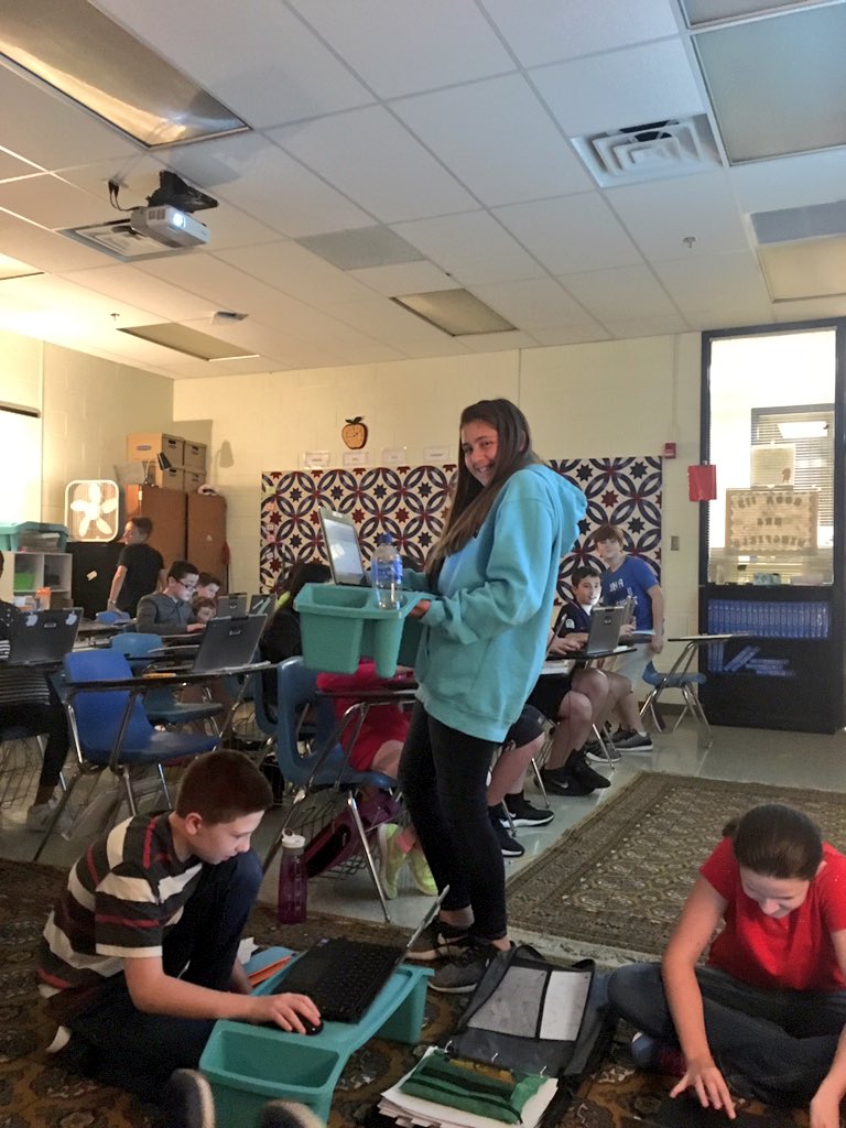 MichelleWingfi6's tweet photo. I love my #flexibleseating options I have this year and so do my students. #teacherlife #oneccps #classroomdecor https://t.co/h5Bggt6GtX