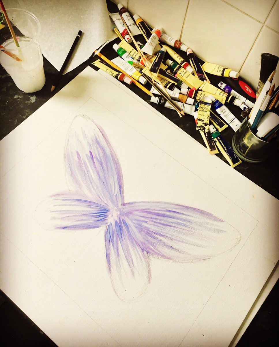 The beginning of a new purple white and blue butterfly painting. This one is going to have a pastel background (Not decided on which colour it will be as of yet).
#art #artist #artforsale #workinprogress