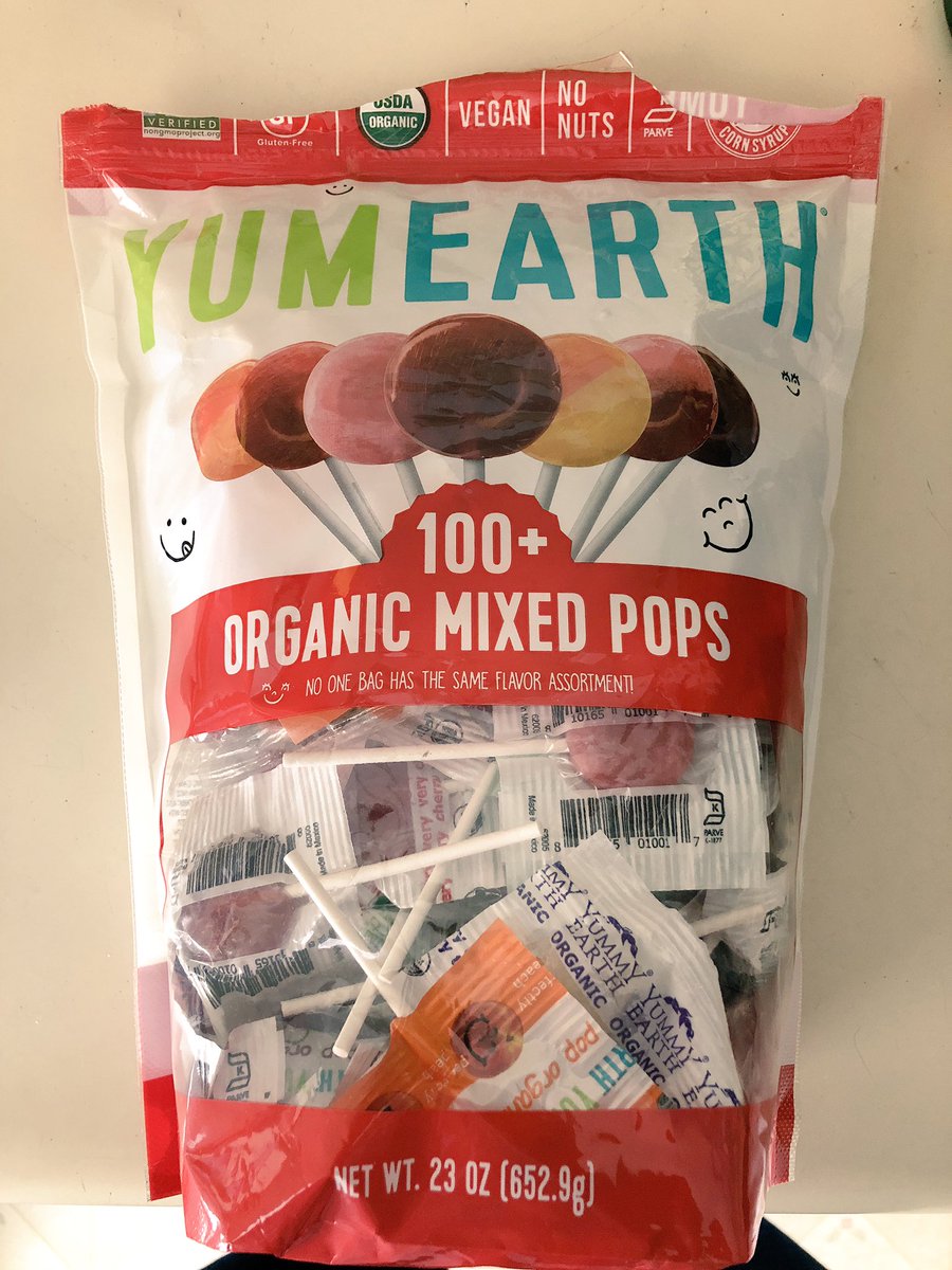 DeeWellsOSD's tweet photo. Man.... these @yumearth 🍭 lollipops are the best! 😋 #organic #vegan #yget @yougottaeatthis https://t.co/Im0kMfibUU