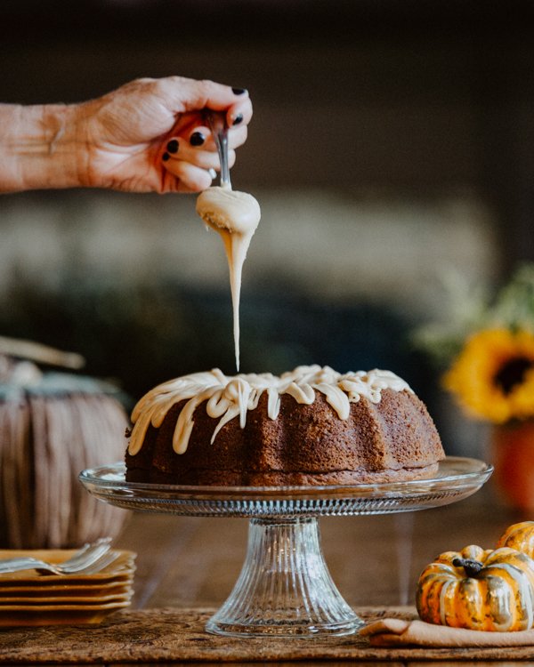 MomLovesBaking's tweet photo. Happy Fall y'all! Perfect time to make this Pumpkin Spice Bundt Cake with Brown Sugar Glaze! It's a must try, vintage recipe! #yum https://t.co/iDdVVRBOoM #pumpkin #cake #recipe https://t.co/baXToiFrVo