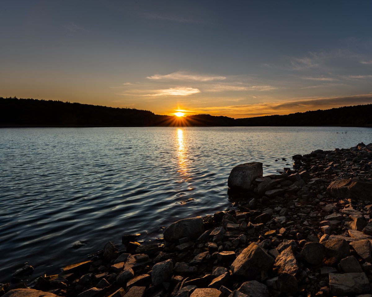 Another shortlisted entry in our #photocompetition #MyNidderdale @YorkshireWater @Fewstonchurch @VisitHarrogate @visitotley Sunset at Swinsty by Mark Price