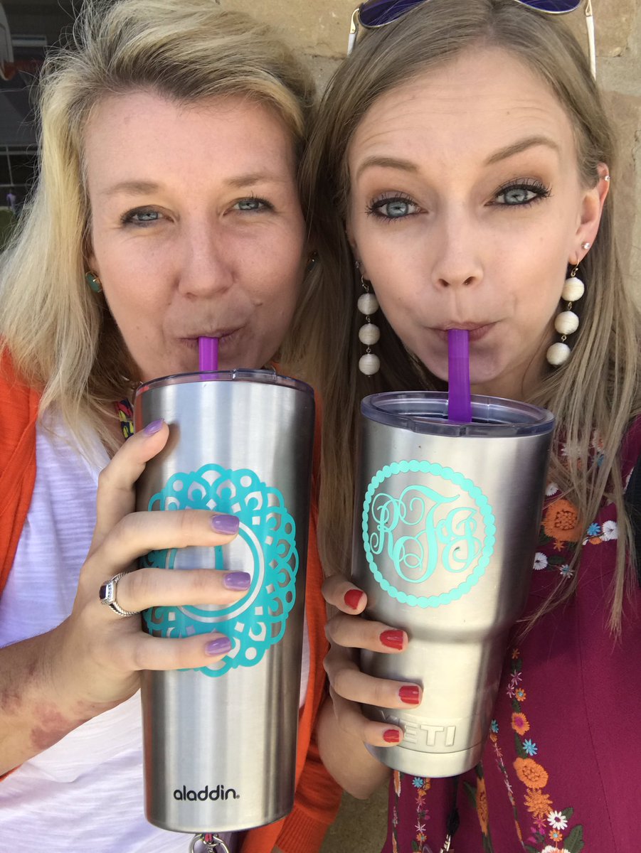 chalkandcoffee_'s tweet photo. Mrs. Freel and I are drinking our water and being healthy! #CATCHweek @ACEphysED #ACECubs https://t.co/lnb8Om0iIw